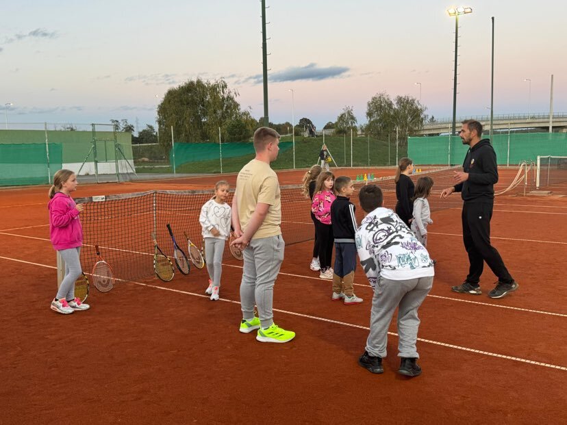 [FOTO] DJEČJI TJEDAN U KRIŽEVCIMA Na teniskim terenima organizirani Dani otvorenih vrata