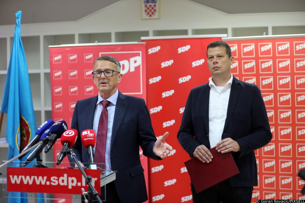 Rijeka: Konferencija Sdp Ovih Saborskih Zastupnika Lukanovića I Đujića