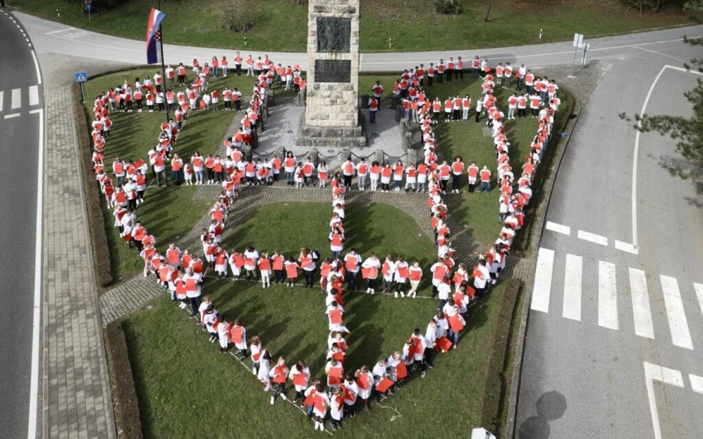 Snimljena milenijska fotografija u povodu 190 godina teksta hrvatske himne