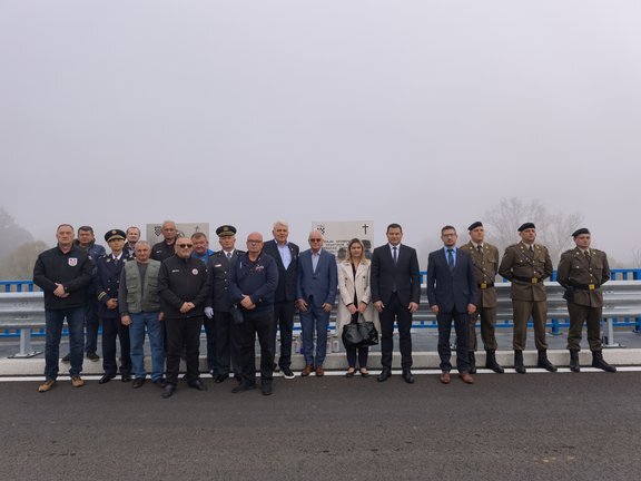 [FOTO] Položen vijenac u spomen hrvatskim braniteljima u Pokupskom