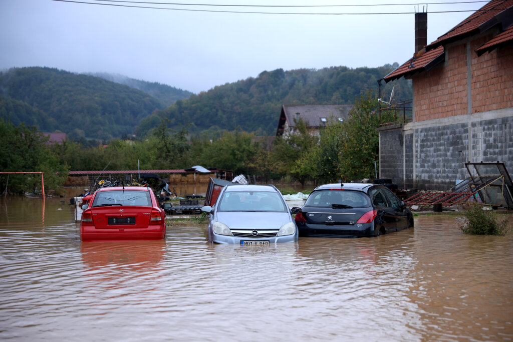 U poplavama u BiH poginulo 19 ljudi, crna bilanca mogla bi rasti