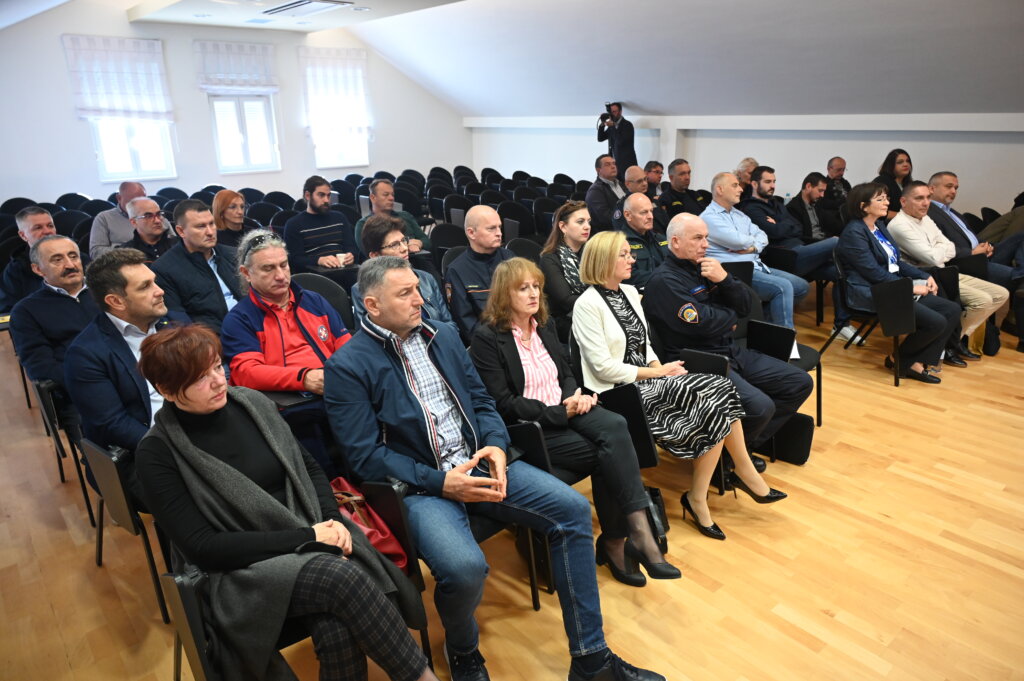 [FOTO] U Koprivnici održan okrugli stol o bolesti biljaka i životinja