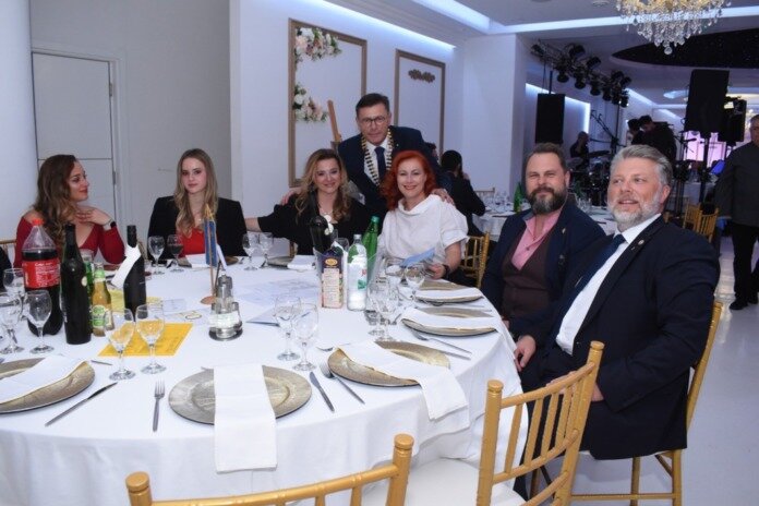 Rotary Club Bal Koprivnica 15 696x464