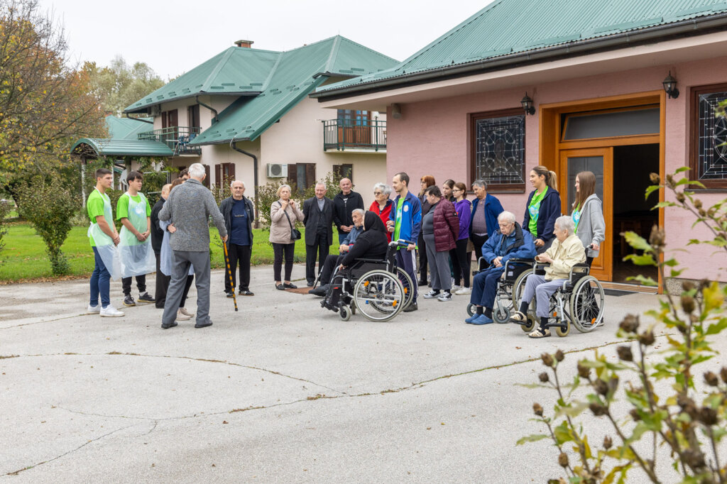 Volonteri uljepšali dan štićenicima Caritasovog doma u Vrbovcu