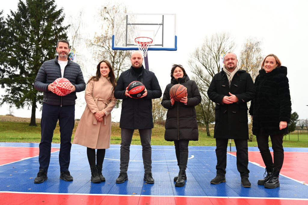 [FOTO/VIDEO] Svečano otvoreno streetball igralište u Dubravi vrijedno više od 30 tisuća eura