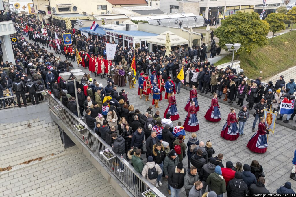 U koloni sjećanja i Križevačka djevojačka straža