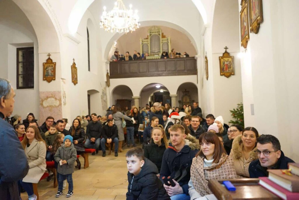 [FOTO] Božićni koncert održan u kalničkoj župnoj crkvi sv. Brcka