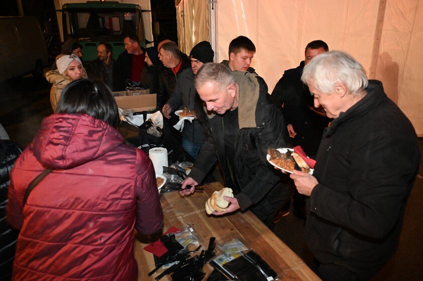 [FOTO] GASTRO SUBOTA U Farkaševcu podijeljena košuta s ražnja