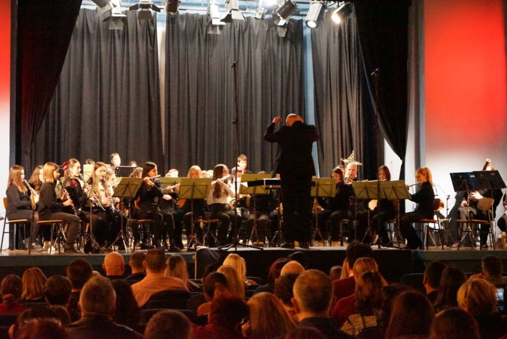 [FOTO/VIDEO] Gradski puhački orkestar održao koncert “Španjolska večer” u Križevcima