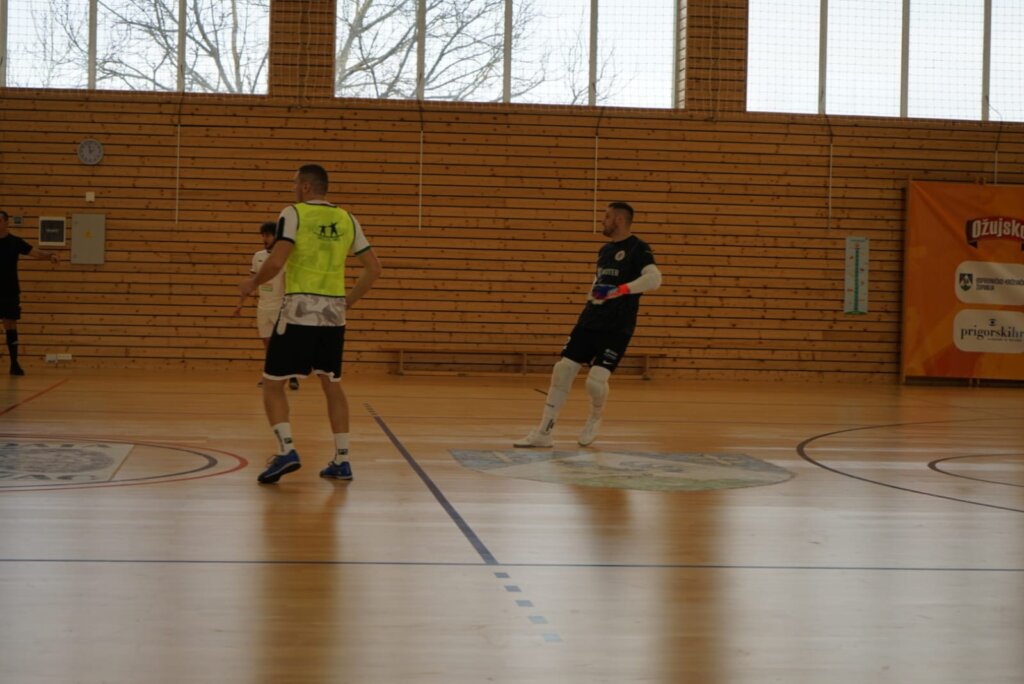 Photo 2024 12 22 21 09 44