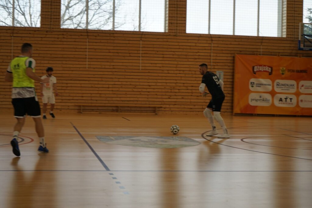 Photo 2024 12 22 21 09 45 4