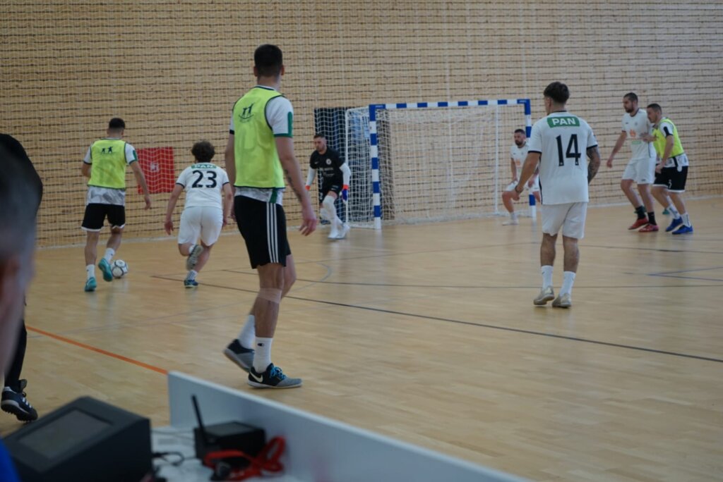 Photo 2024 12 22 21 09 52