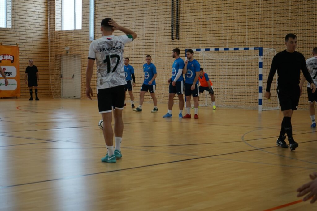 Photo 2024 12 22 21 09 58