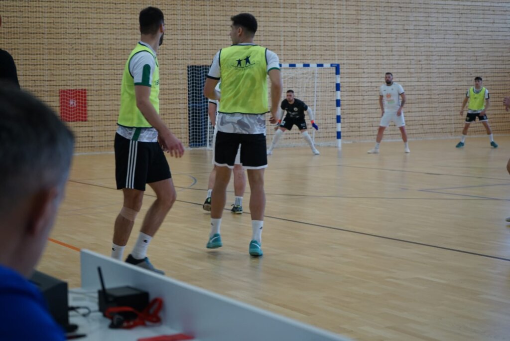 Photo 2024 12 22 21 09 59