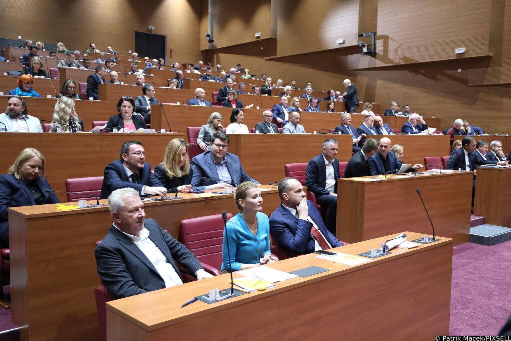 Sabor: Strani radnici moći će biti u evidenciji HZZ-a i primati naknadu