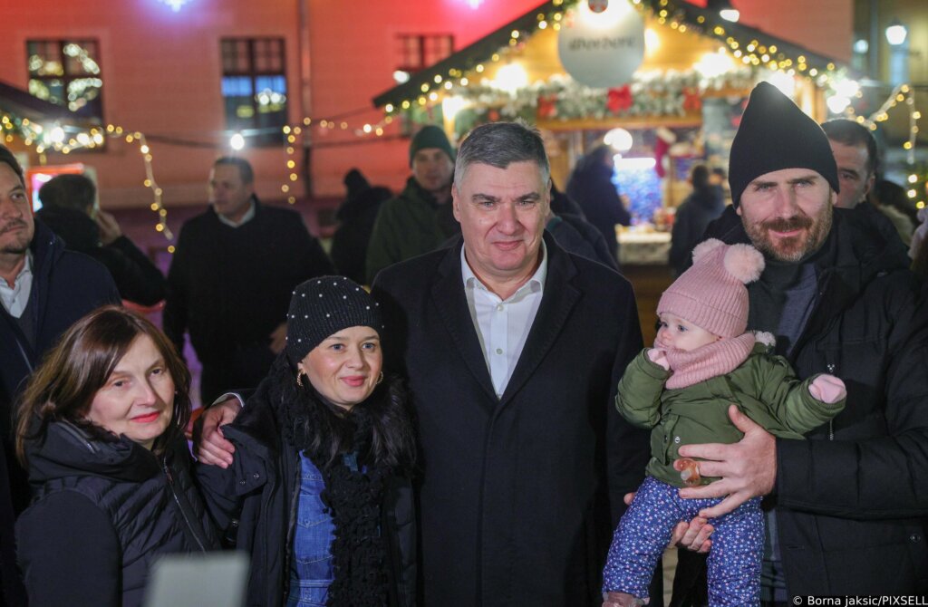 Milanović posjetio Advent u Tvrđi u Osijeku