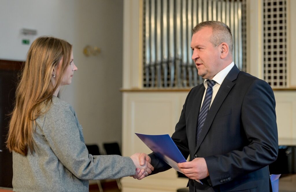 [FOTO] Potpisani ugovori sa stipendistima, župan Stričak naglasio važnost kontinuiranog ulaganja u obrazovanje