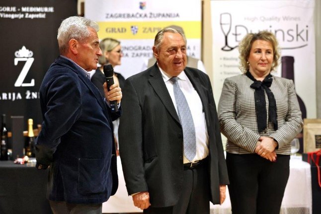 [FOTO] U Drenju Brdovečkom održana tradicionalna manifestacija „Vino u brdovečkoj čaši“