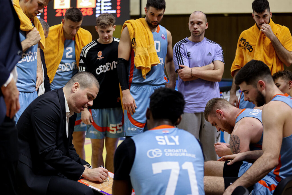 PH košarkaši: Cedevita Junior slavila u Splitu, uvjerljiva Cibona