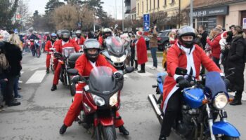 Bjelovar: Oboren Rekord S 400 Moto Mrazova Koji Su Darivali Djecu U Centru Grada