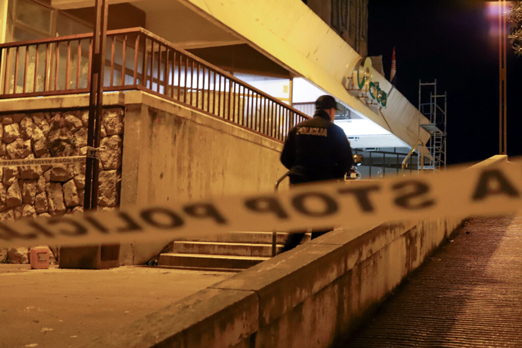 Bračni par tupim predmetom izudarao sin sa psihičkim poremećajem