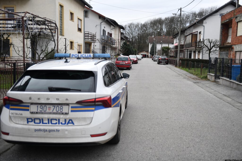 Mladić zaspao s upaljenom cigaretom, u požaru kuće ozlijeđene dvije osobe