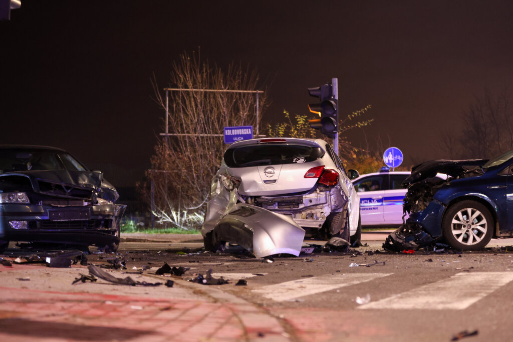 Sudarila se tri auta, na terenu policija