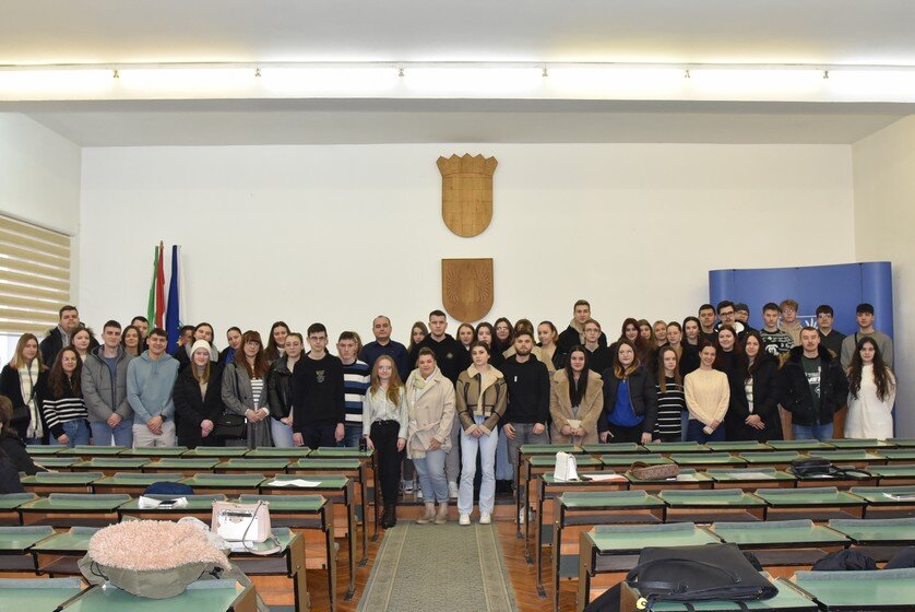 [FOTO] Vrbovečkim učenicima i studentima dodijeljene stipendije, ove su godine povećani iznosi