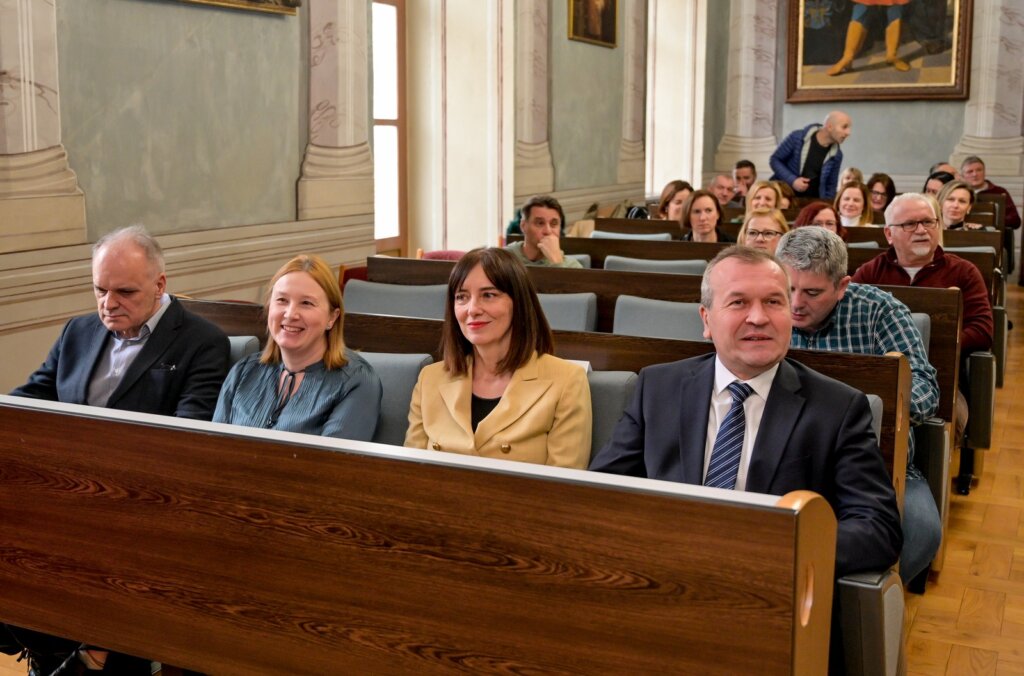 [FOTO] Započela edukacija ravnatelja osnovnih i srednjih škola Varaždinske županije o umjetnoj inteligenciji u obrazovnom sustavu