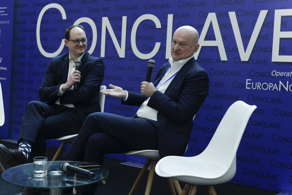 Jörn Fleck, Atlantsko Vijeće I Stjepan Orešković, Bosqar Invest (2)