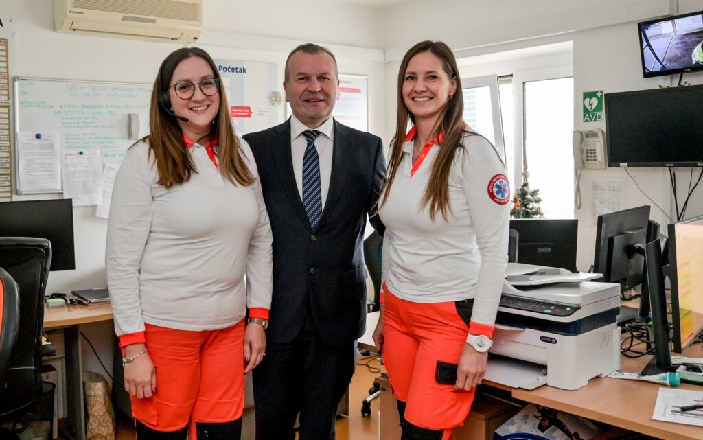 [FOTO] Župan Anđelko Stričak i gradonačelnik Neven Bosilj sa suradnicima obišli žurne službe