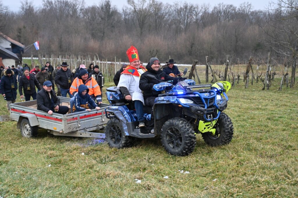 [FOTO/VIDEO] Proslavljeno Vincekovo u Stražincu