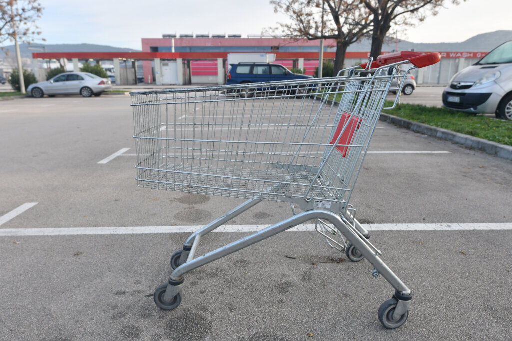 Porezna objavila podatke: Promet u maloprodaji 15 posto veći nego prošli petak