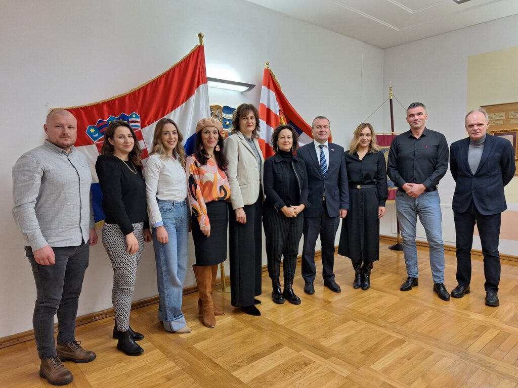 Započinje se s provođenjem projekta „Medicinari u školskom sportu“: Učenici Medicinske škole Varaždin uključeni u dežurstvo na sportskim terenima