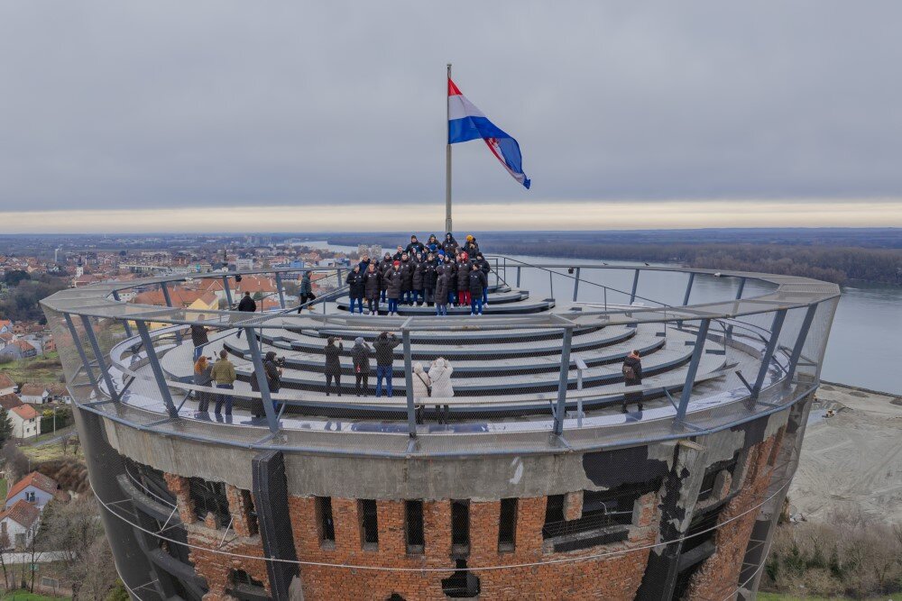 “Barakude” posjetile vukovarski Vodotoranj