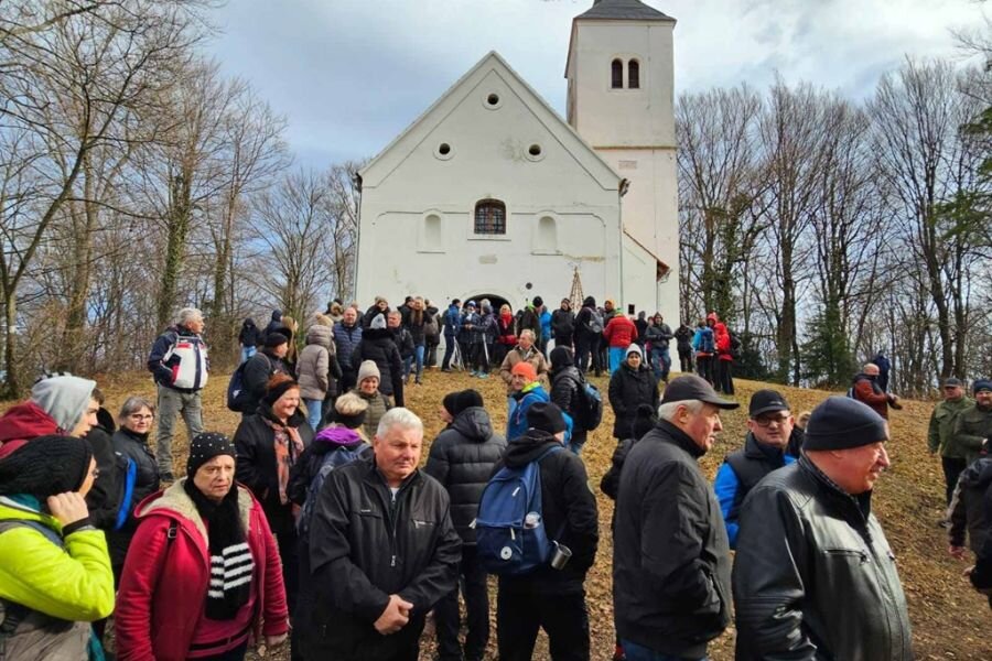 Brojni hodočasnici, planinari i zaljubljenici u prirodu i ove su se godine okupili na Ravnoj gori