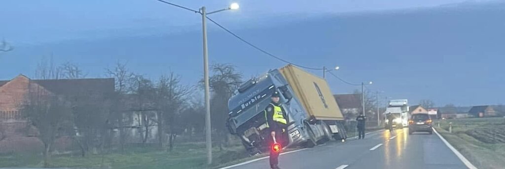 Kamion sletio s ceste, na terenu je hitna medicinska pomoć