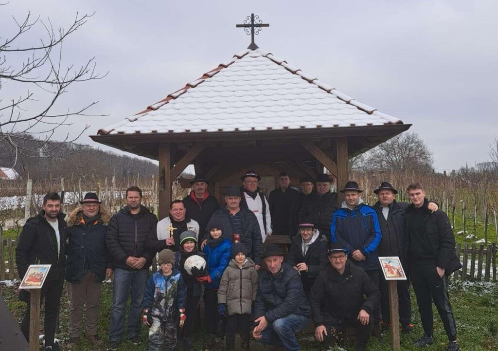 Blagoslovljene klijeti u Karanskom brdu