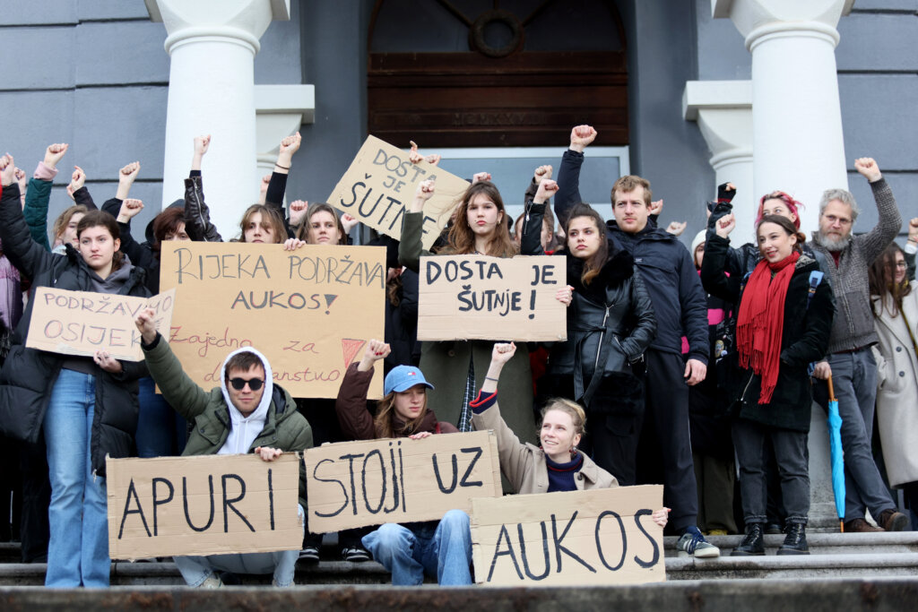 Studenti prosvjeduju protiv nasilja na fakultetu u Osijeku