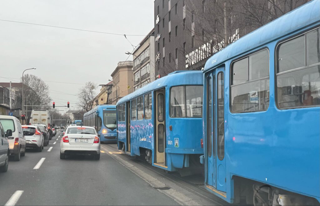 Zbog kvara tramvaja zastoj u tramvajskom prometu u Branimirovoj