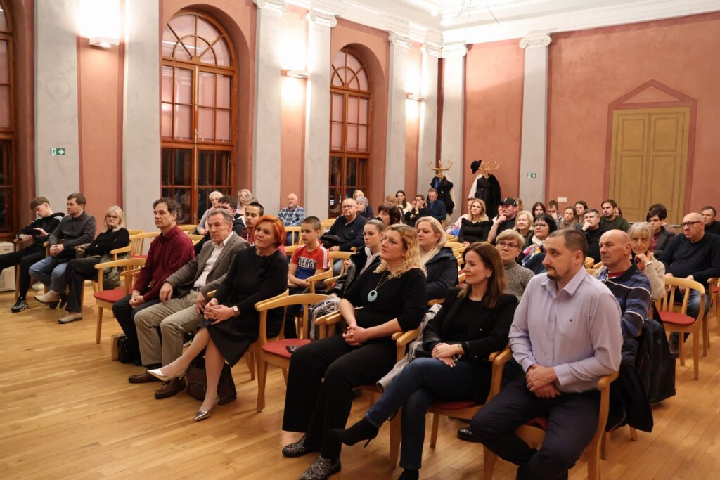 [FOTO] Otvorena izložba koja prikazuje Teslino djetinjstvo i Steinerovu ostavštinu