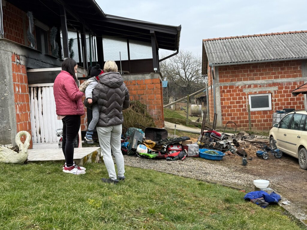 [FOTO] Jedna osoba ozlijeđena u požaru u Lemešu Križevačkom