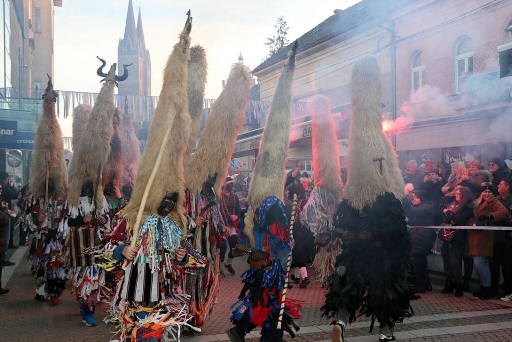 Na 31. Đakovačkim bušarima više od 1.500 tradicijskih i suvremenih maski