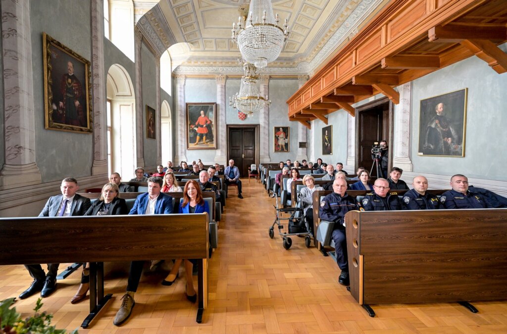 [FOTO] Svečanom sjednicom obilježen Dan civilne zaštite: Dodijeljene zahvalnice i predstavljen projekt GRECALE