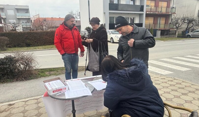 [FOTO] Građanska inicijativa “Ne zatvaraj Križevce” prikuplja potpise za raspisivanje referenduma. Kešer: Moramo poslati jaku poruku i prikupiti 6 tisuća potpisa