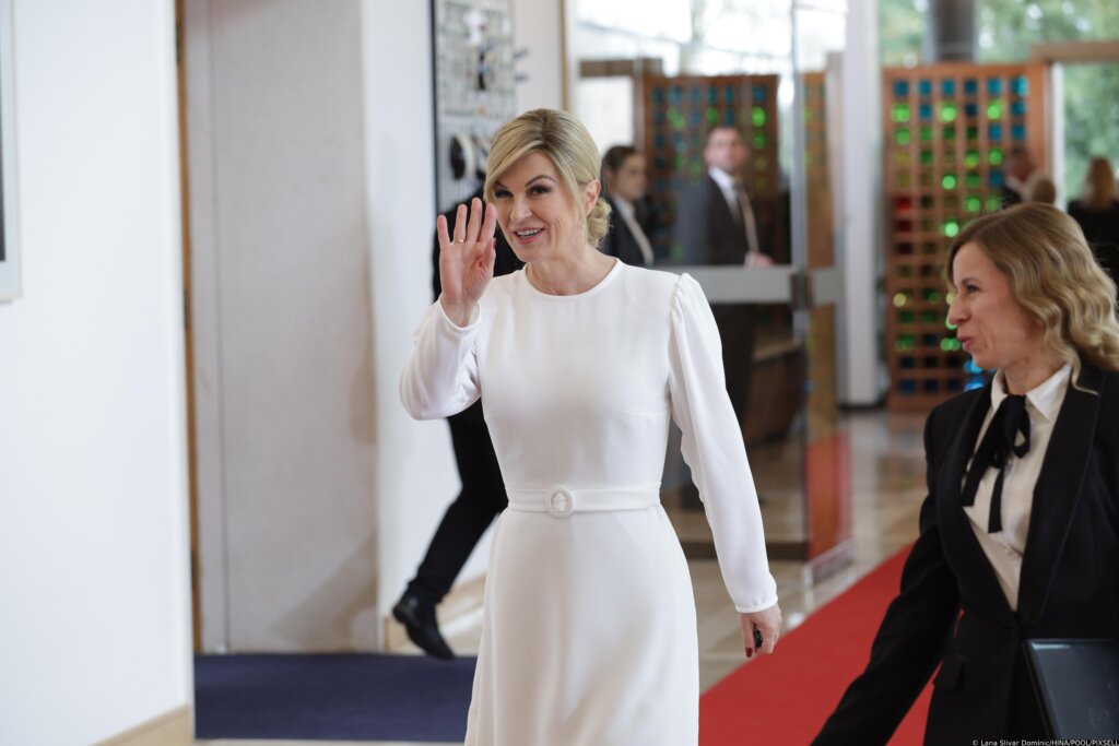 Pool: Kolinda Grabar Kitarovi? U Bijeloj Haljini Na Inauguraciji