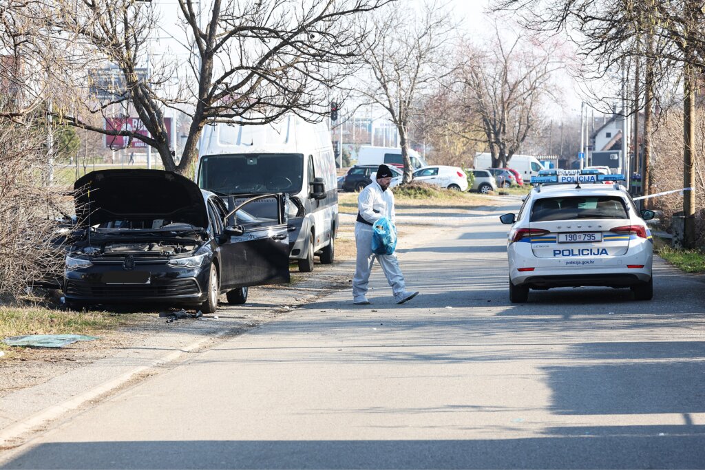 Planuo auto, očevid je u tijeku