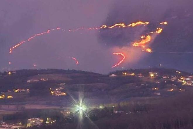 Lokaliziran požar podno Učke, izgorjelo 260 hektara raslinja