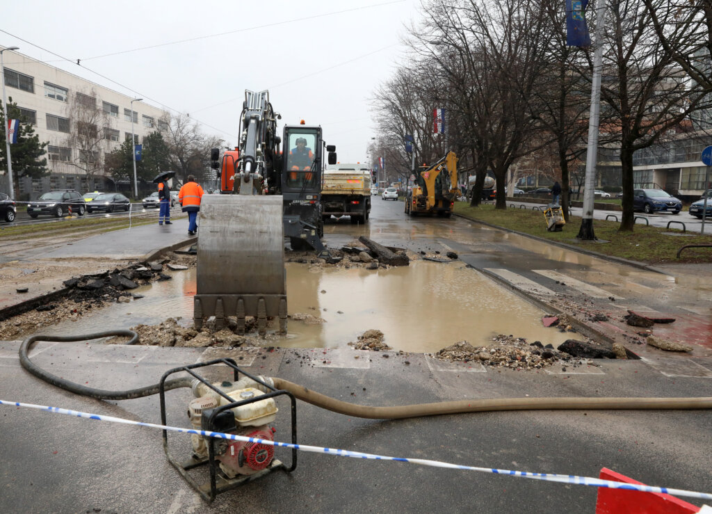 Završena sanacija u Vukovarskoj, promet normaliziran