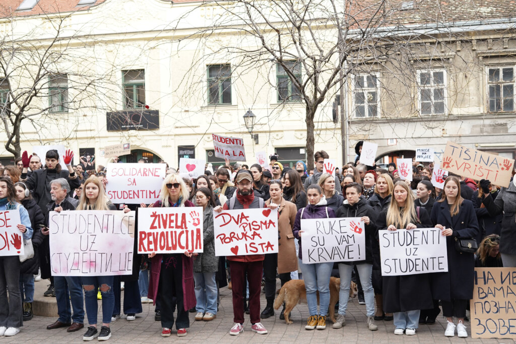 Studenti iz tri hrvatska grada prosvjednom tišinom poduprli kolege u Srbiji